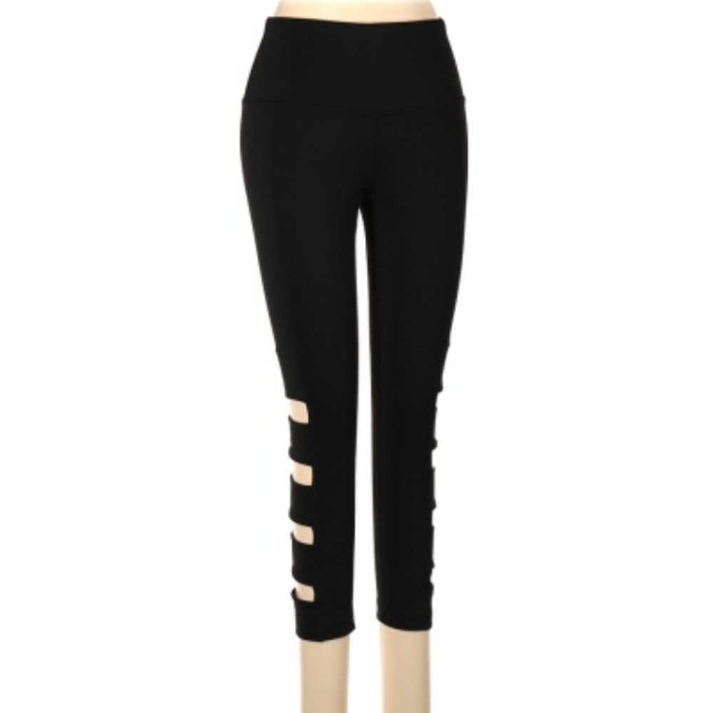Yogaliscious leggings in black with cutout details soft & comfy S